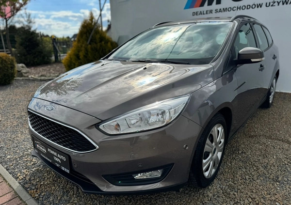 Ford Focus cena 35999 przebieg: 102000, rok produkcji 2015 z Ujście małe 379